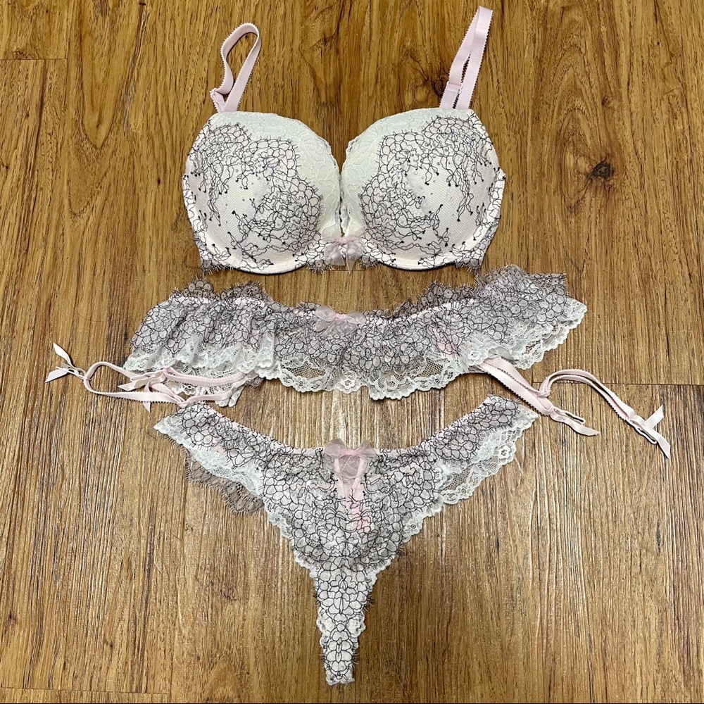 VS Dream Angels Eyelash Lace and Rhinestone Lingerie Set with Garter